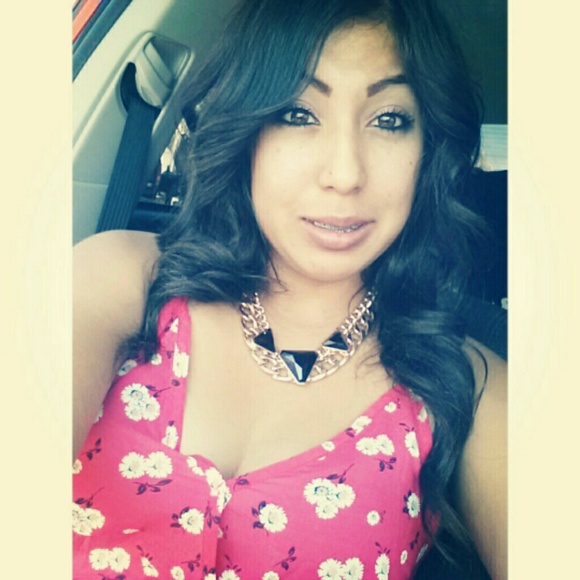 Profile Picture of Yajaira Ramirez (@ramirezyajaira) on Poshmark