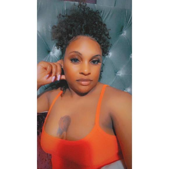 Profile Picture of Miranda Mccall (@mirandamccall04) on Poshmark