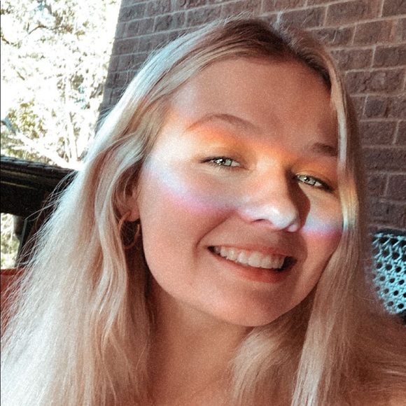 Profile Picture of Keatyn Steinemann (@keatynmaddix) on Poshmark