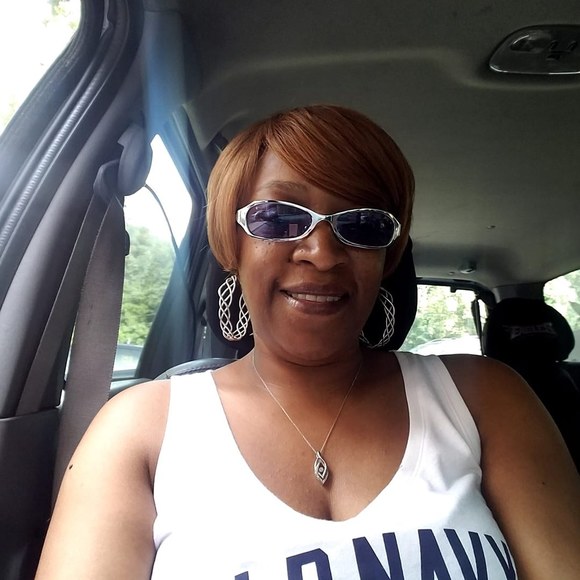 Profile Picture of Sandy Baldwin (@sandy_baldwin) on Poshmark