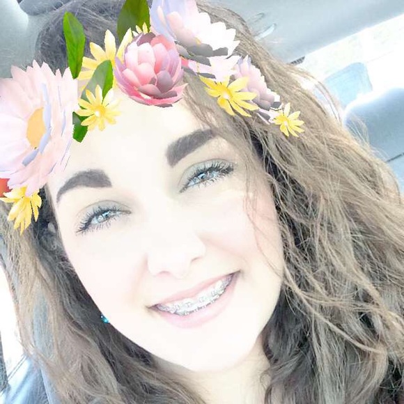 Profile Picture of Stephanie Sherling (@stephsherling) on Poshmark