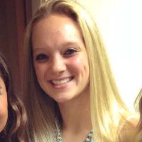 Profile Picture of Katherine Poppe (@katiepoppe) on Poshmark