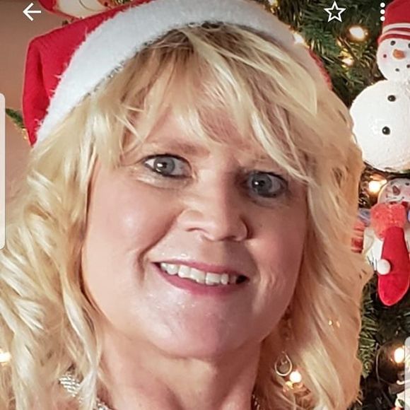 Profile Picture of Kim Ghrist (@ghrkim) on Poshmark