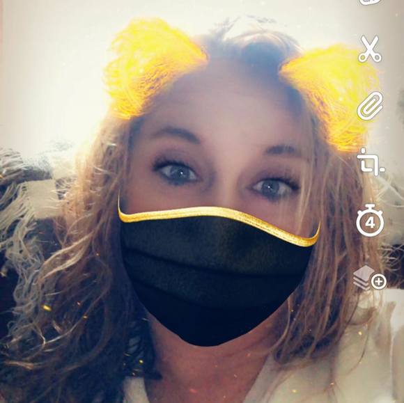 Profile Picture of Michelle Altendorf (@m_altendorf) on Poshmark