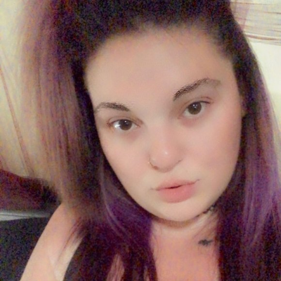 Profile Picture of Jade Alibi (@jadealibi) on Poshmark