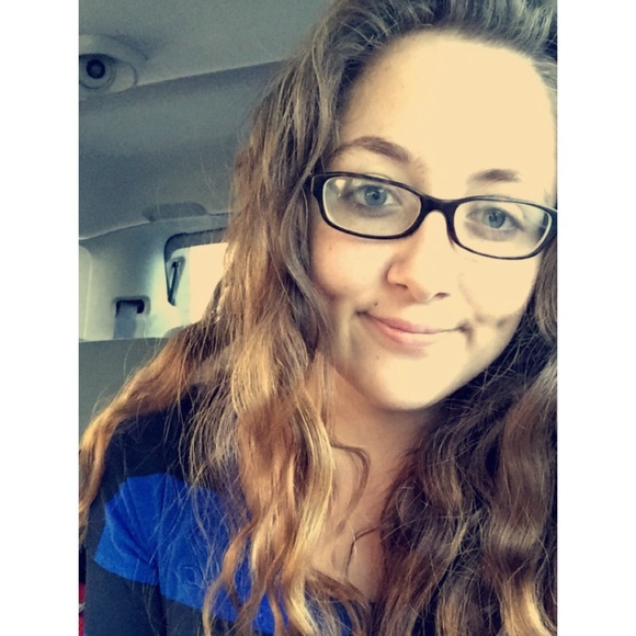 Profile Picture of Cassidy Reeser (@cassidyr1) on Poshmark