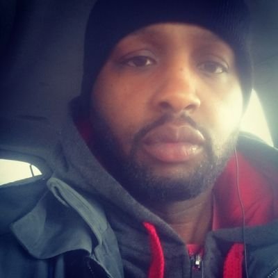 Profile Picture of Aaron (@ADubbsSoMajor) on Twitter