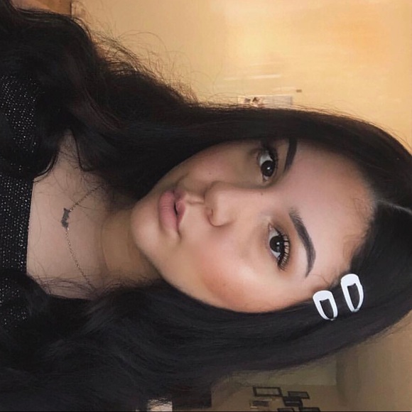 Tabitha Llanes - Poshmark Profile Picture of Tabitha Llanes (@tabithallanes) on Poshmark