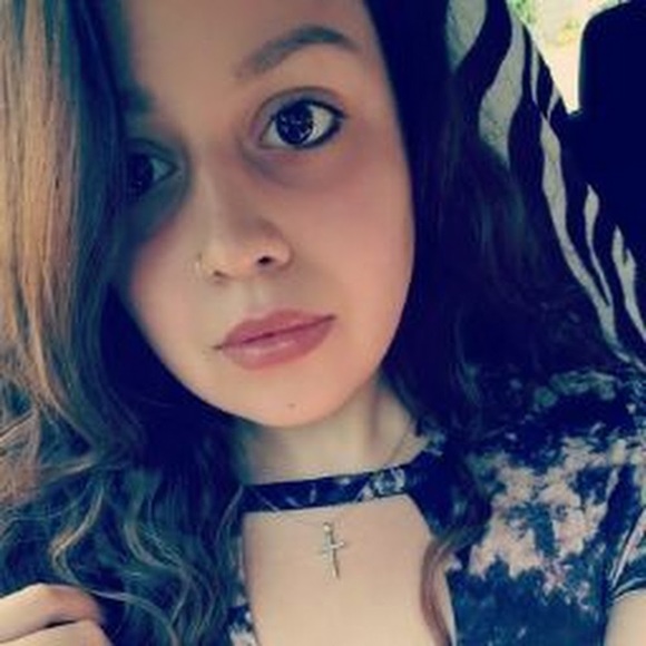 Profile Picture of Cindy Zapata (@cindy_zapata) on Poshmark