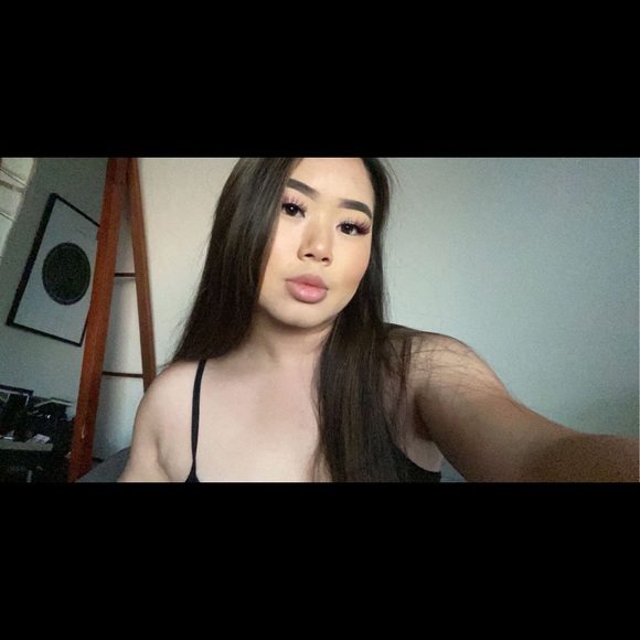 Profile Picture of Nancy Cha (@avgqueen) on Poshmark