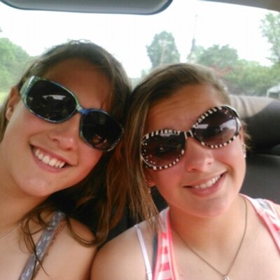 Profile Picture of Laura Petrion Twitter