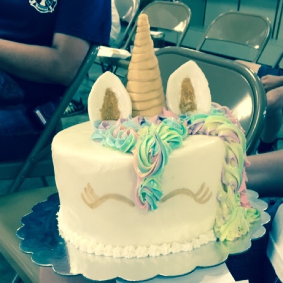 Profile Picture of Keirah Sterwald (@basketball2006) on Poshmark