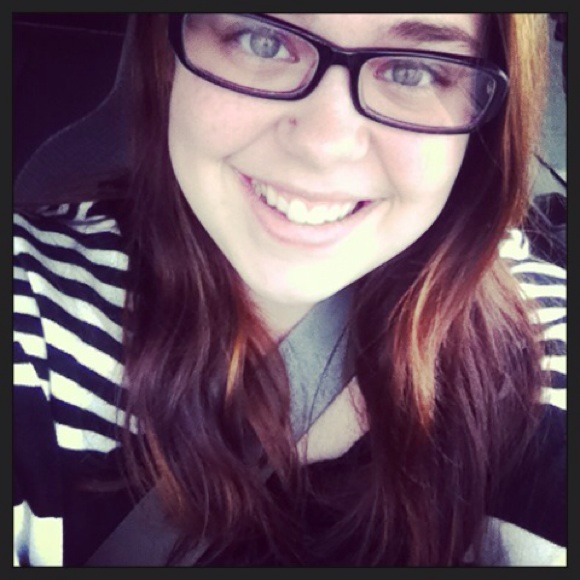 Profile Picture of Danielle Skowron (@daniellemariee9) on Poshmark