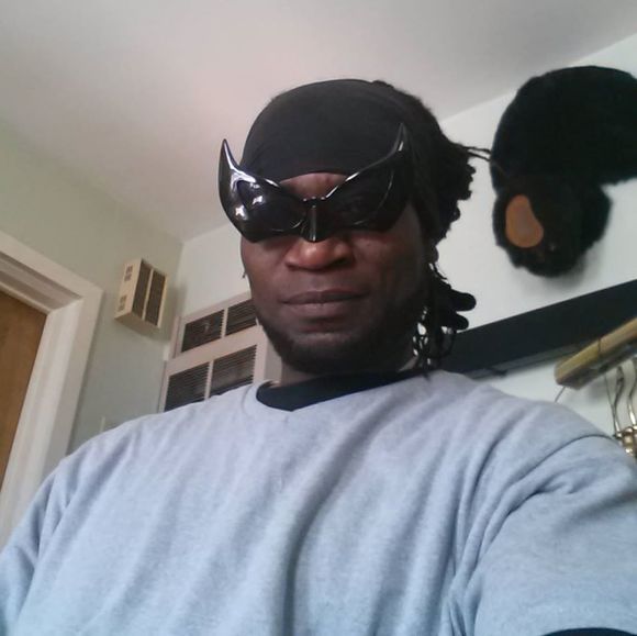 Profile Picture of Mike Porter (@dareyou197121) on Poshmark
