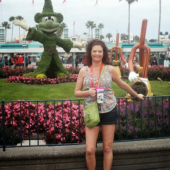 Profile Picture of Rhonda Duncan (@rhondalduncan) on Poshmark