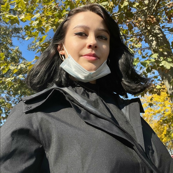 Profile Picture of Sydney Yokoda (@sydneyyokoda) on Poshmark