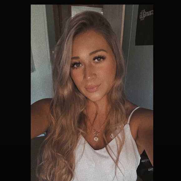 Profile Picture of Katelyn Blong (@princesakate) on Poshmark