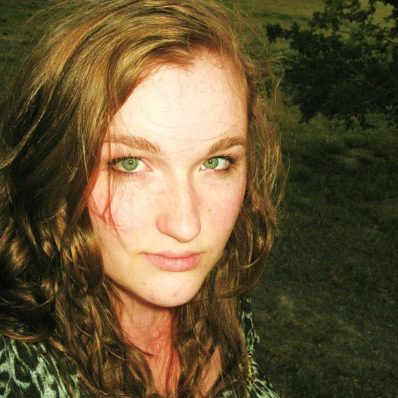 Profile Picture of Melissa Powarzynski (@m_powarzynski) on Poshmark