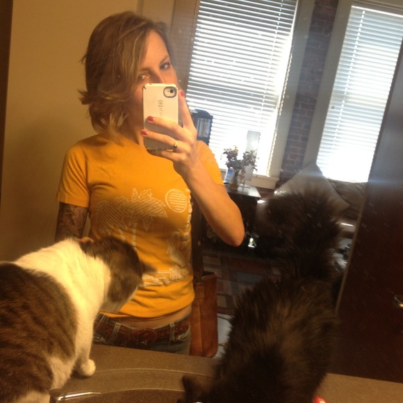 Profile Picture of Alexandria Branch (@zantique) on Poshmark