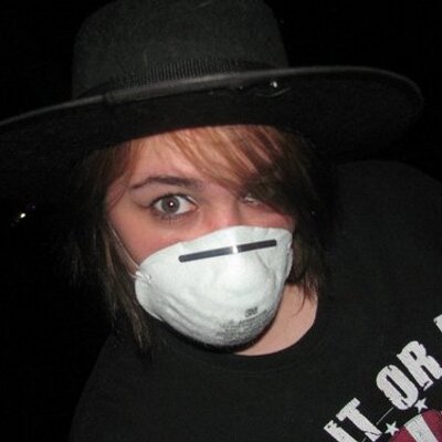 Profile Picture of Michelle Pooler (@xxdarkangelxx13) on Twitter