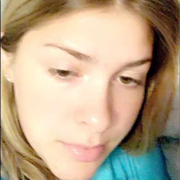 Profile Picture of Gracie Vanbebber (@gevanbebber) on Poshmark