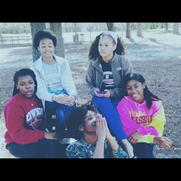 Profile Picture of Dezarae Kassum (@uhhh36) on Poshmark