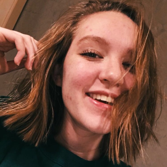 Profile Picture of Madeleine Gallavan (@m_gallavan) on Poshmark