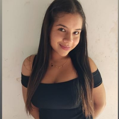 Profile Picture of Silvia Holguin (@silviaholguin10) on Twitter