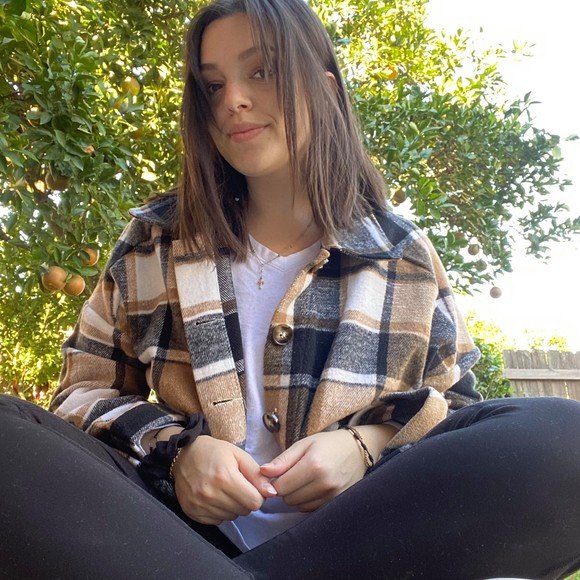 Profile Picture of Emily Sampognaro (@emily_7s) on Poshmark