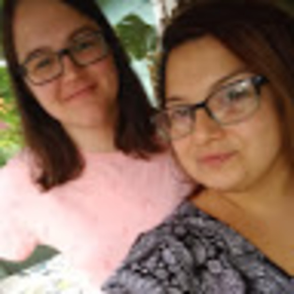 Profile Picture of Kara Simon (@ksimon1994) on Poshmark