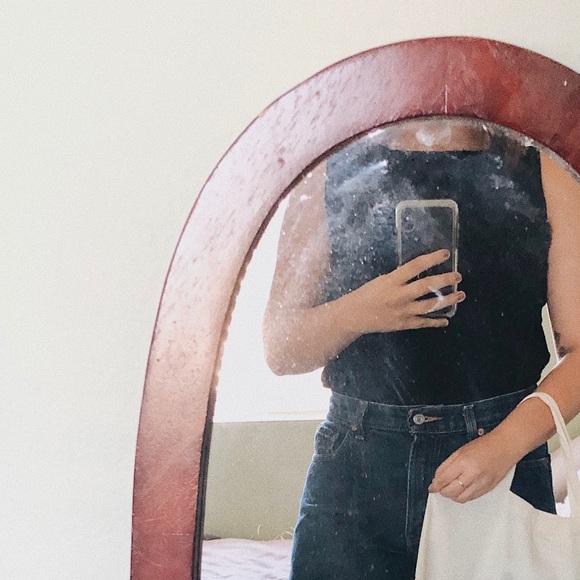 Profile Picture of Sara Frizelle (@sarafrizelle413) on Poshmark