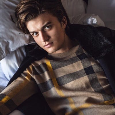 Profile Picture of Andrew Labonair || Hayden Marshall. (@ServusUtLunam) on Twitter