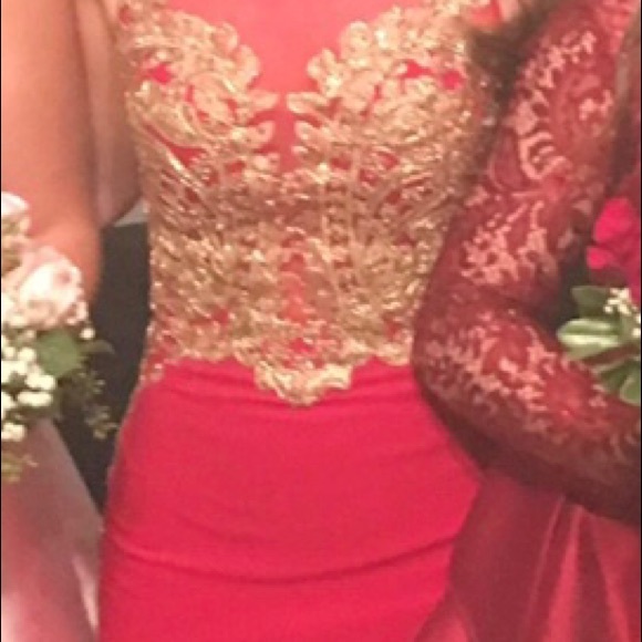 Amy Witts - Poshmark Profile Picture of Amy Witts (@amywitts) on Poshmark