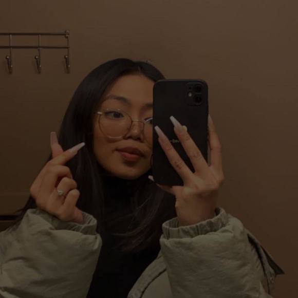 Profile Picture of Jeannie Ledeño (@jeannieledeno) on Poshmark