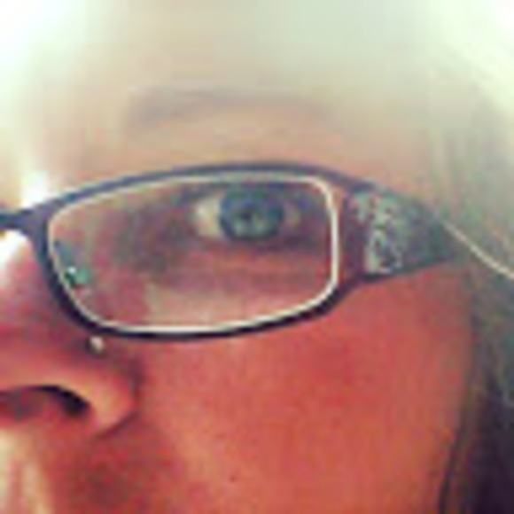 Profile Picture of Jillian Smith (@camenaedewelles) on Poshmark