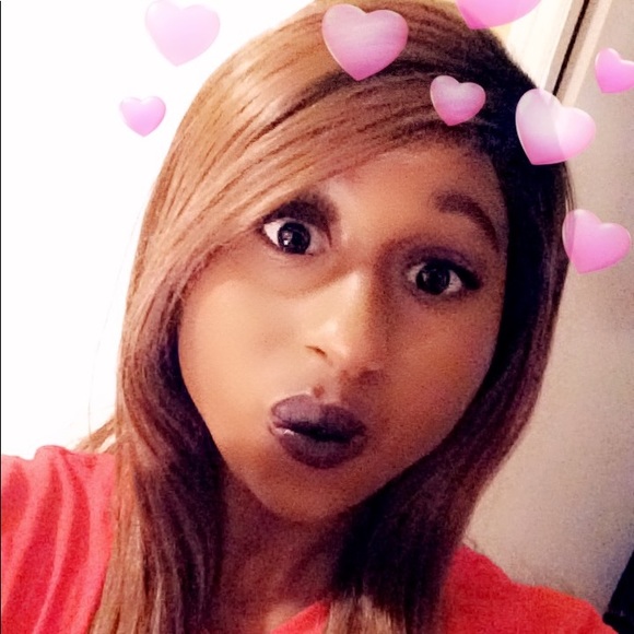 Profile Picture of Patricia Rhett (@digginuslow) on Poshmark