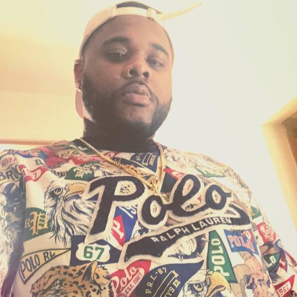 Profile Picture of Devron Deacon (@devron2017) on Poshmark