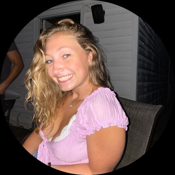 Profile Picture of Alexandra Constantine (@aconsta51) on Poshmark