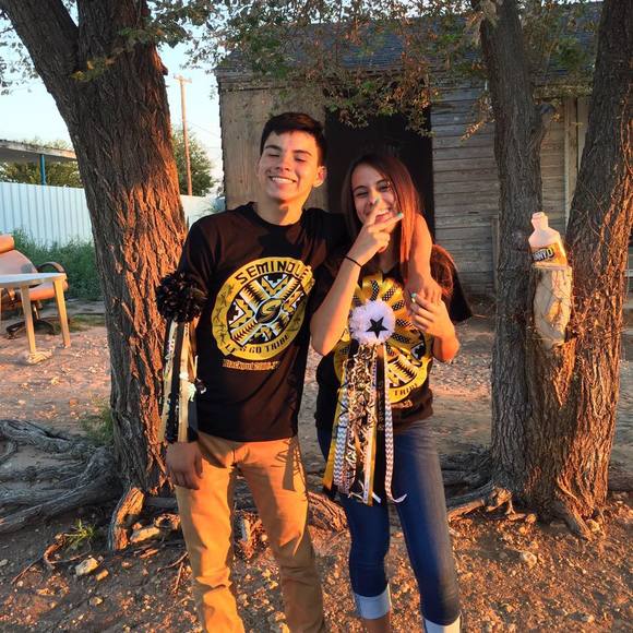 Profile Picture of Aundrea Vielma (@aunvielma) on Poshmark