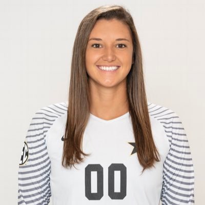 Taiana Tolleson - Twitter Profile Picture of Taiana Tolleson (@taianaaaa_) on Twitter