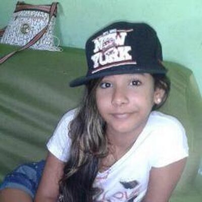 Profile Picture of Isabelle Ribeiro (@Belly_LoveHarry) on Twitter