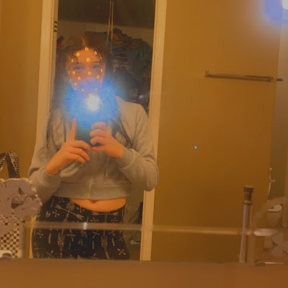 Profile Picture of Lillee Saenger (@lilleesaenger20) on Poshmark