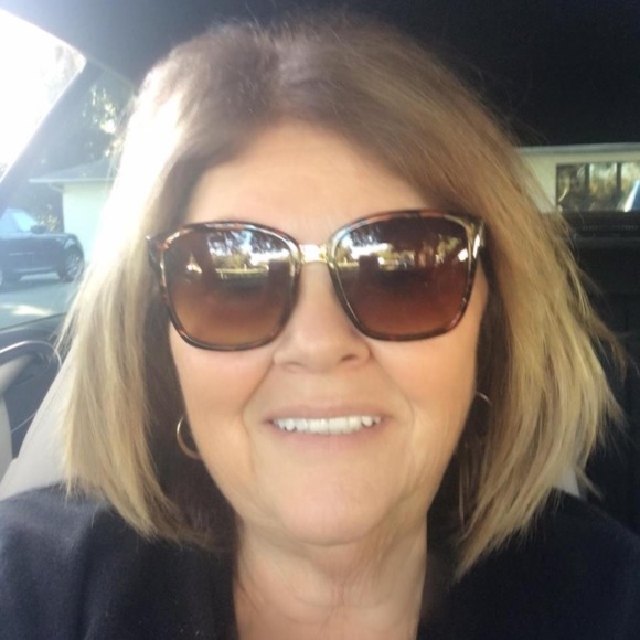 Profile Picture of Patricia Miller (@pcmiller152) on Poshmark