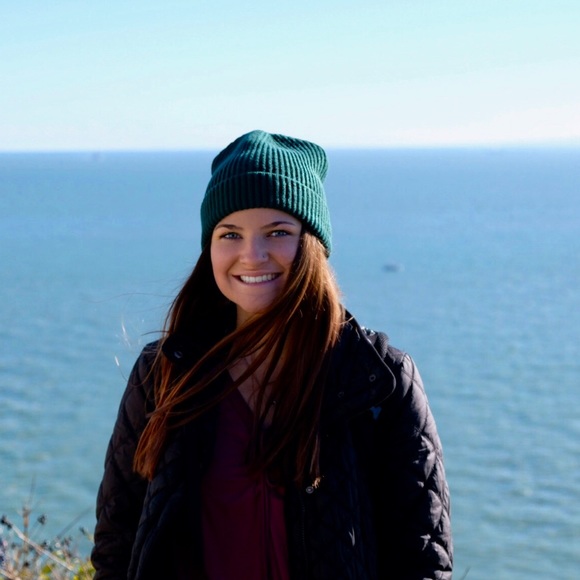 Profile Picture of Sarah Breitschwerdt (@sbreitschwerdt) on Poshmark