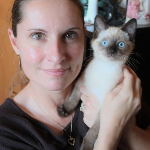 Profile Picture of Christina Warnock (@infinity28fun) on Poshmark
