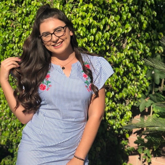 Profile Picture of Valerie Raygoza (@raygozaval) on Poshmark