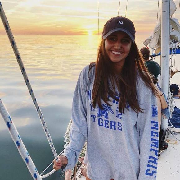 Profile Picture of Kalla Gold (@kallagold10) on Poshmark