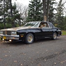 Profile Picture of Glen Carlson (@1980olds442) on Twitter