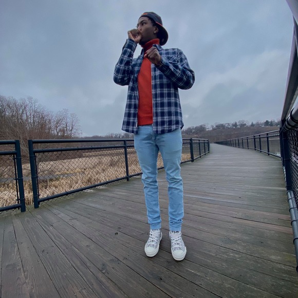 Profile Picture of Chris Èdwards (@cedwards2) on Poshmark