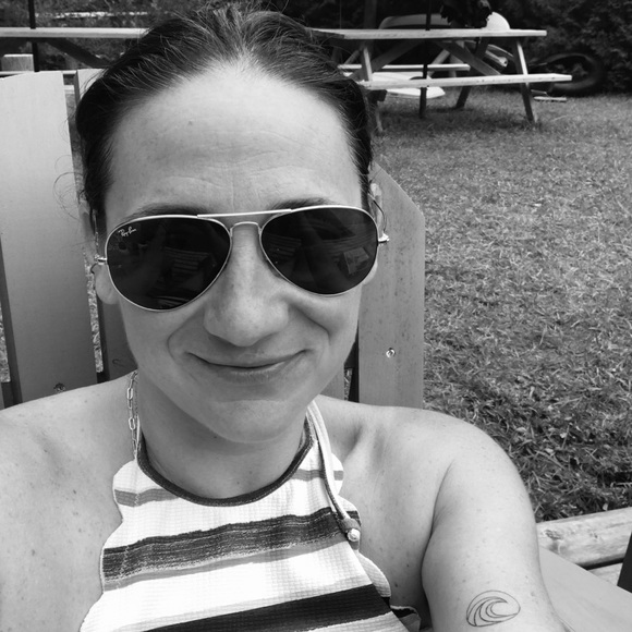 Profile Picture of Yael Panet (@yaelpanet) on Poshmark